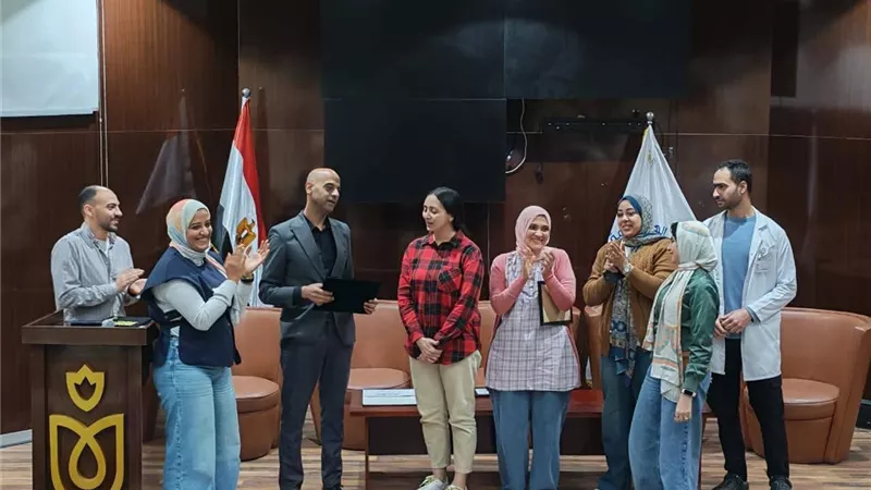 تكريم «سفراء التميز» بإدارة الصيدلة بـ مجمع الإسماعيلية الطبي