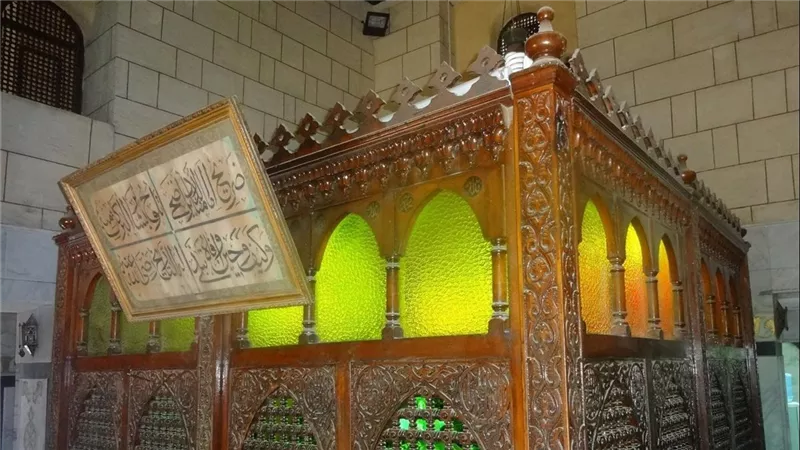 مسجد سيدي أحمد الدردير.. معلم روحاني وتاريخي في قلب القاهرة