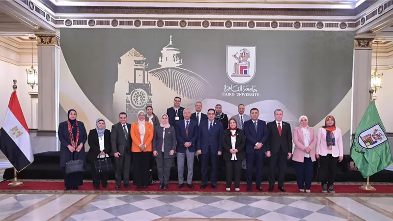 رئيس جامعة القاهرة يستقبل وفود الهيئة القومية لضمان جودة التعليم