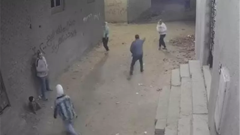 بـ «الخرطوش».. استهداف أب ونجله في القليوبية والبحث عن الجناة جارٍ