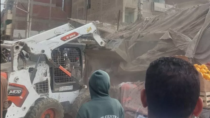 حملات لإزالة الإشغالات وتسيير الحركة المرورية بالشرقية 
