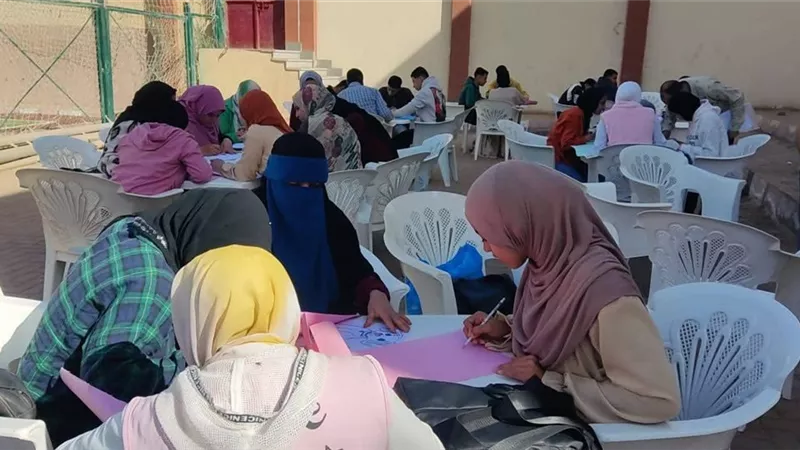 إبداع وريشة.. شباب ديروط يتألقون في مسابقة الرسم والكاريكاتير