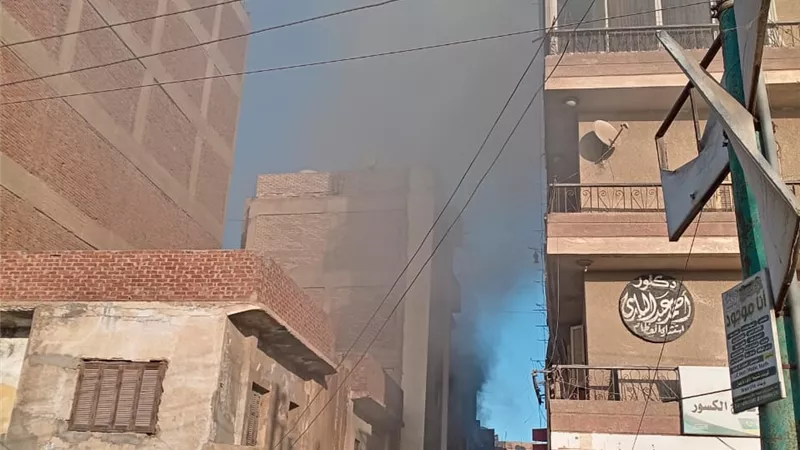 السيطرة على حريق منزل من 3 طوابق في بنها