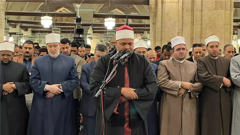 في ثالث ليالي رمضان.. أصوات القراء تعلو بالقراءات المتواترة بالجامع الأزهر
