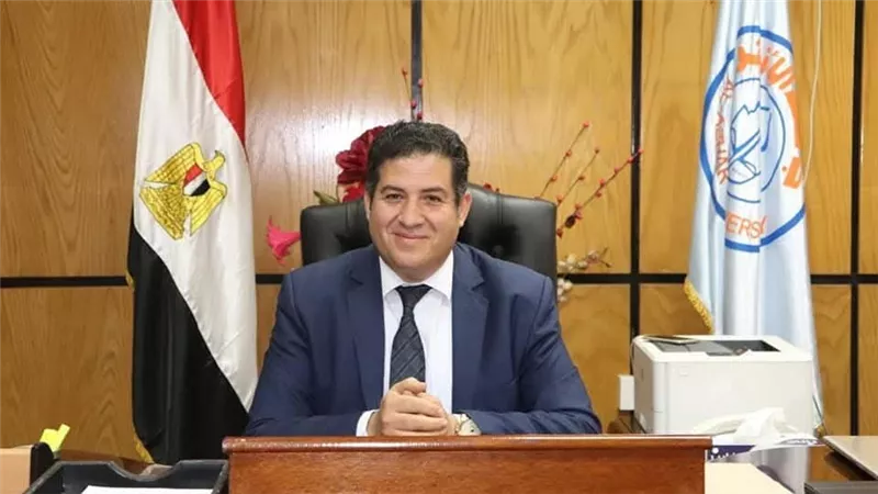 السيرة الذاتية للدكتور مصطفى عبد الغني نائب رئيس جامعة الأزهر للبنات