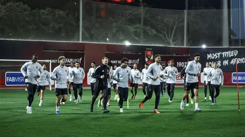 الأهلي يطبق عقوبات صارمة على لاعبيه في رمضان.. تفاصيل