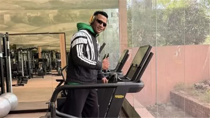 محمد رمضان يفاجئ جمهوره بإهداء صفحته على التيك توك لأحد معجبيه