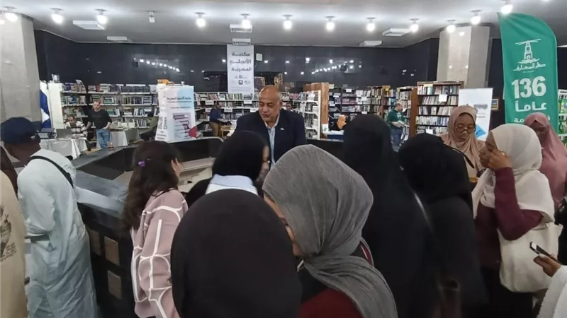 زيارة طلاب الوافدين للمكتبة المركزية بجامعة العاصمة 