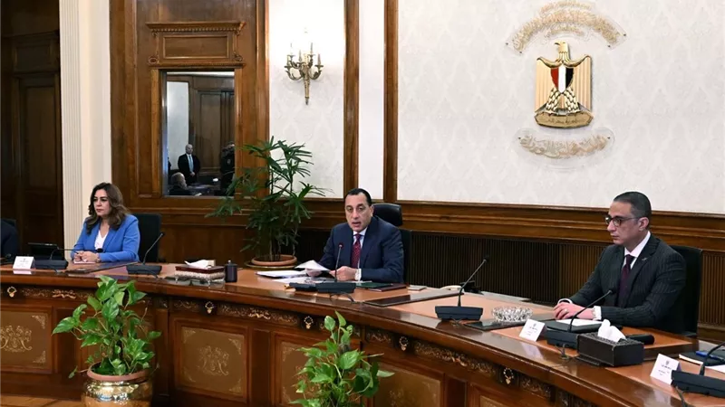 رئيس الوزراء يترأس أول اجتماع لمجلس المحافظين بعد التشكيل الجديد