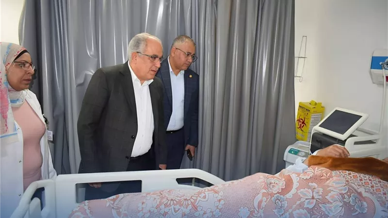 زيارة مفاجئة لرئيس هيئة التأمين الصحي لمستشفى وعيادات مدينة نصر