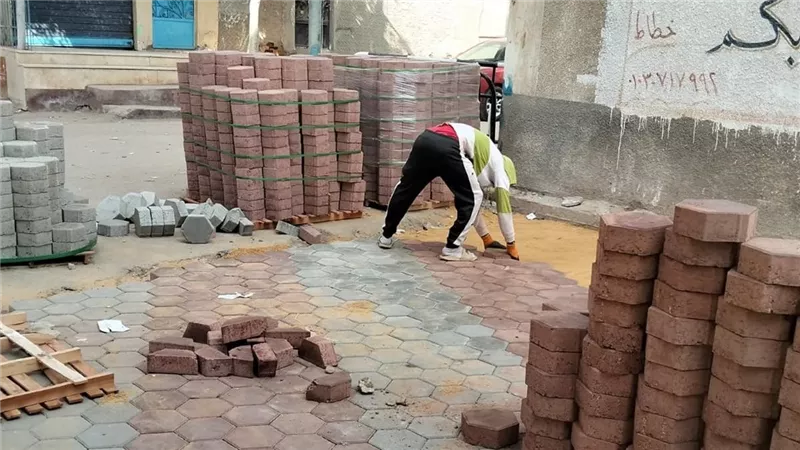 محافظ كفر الشيخ يتابع أعمال تركيب الإنترلوك بسيدي سالم