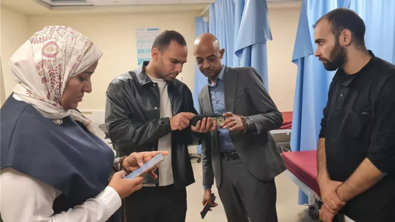 مدير فرع الرعاية الصحية بالإسماعيلية يتفقد الخدمات الطبية خلال شهر رمضان 