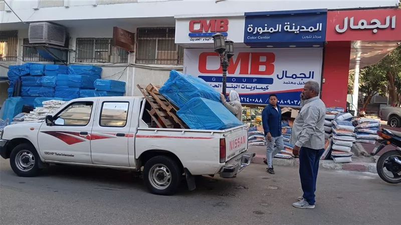 محافظ قنا يوجه برفع إشغالات المحال: الرصيف للمواطن 