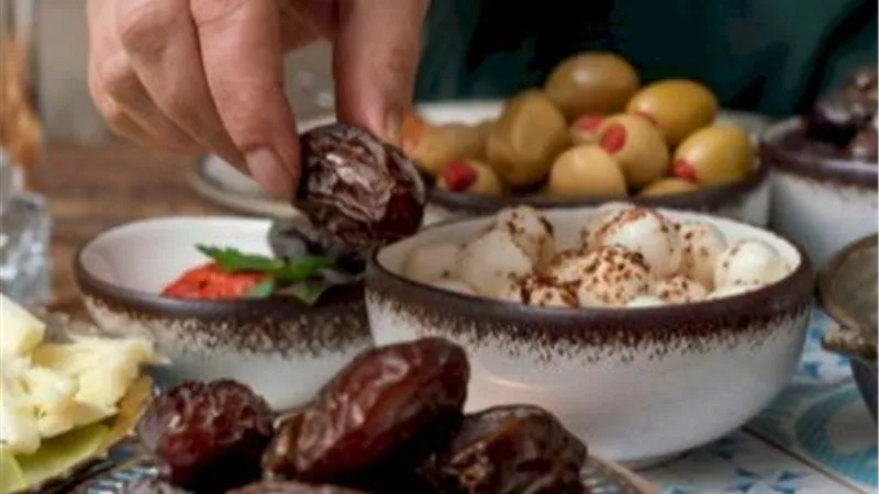 اللهم ارزقني تقوى القلب وخشوع الروح.. دعاء قبل الإفطار ردده مع الأذان
