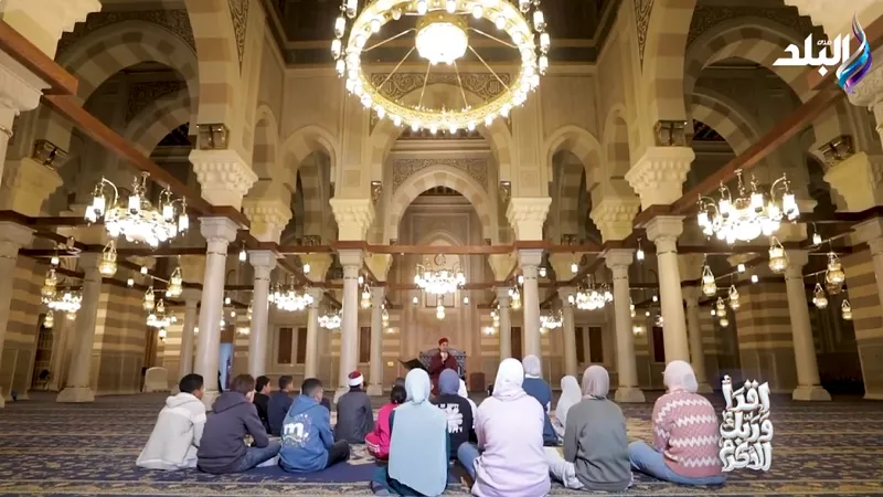 ماذا دار بين الملائكة وربنا عن البشر؟.. خطيب مسجد السيدة زينب يجيب