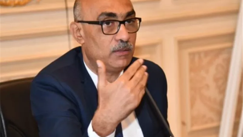 النائب إيهاب منصور: الحكومة تعطل 200 مليار جنيه وتفشل في التصالح