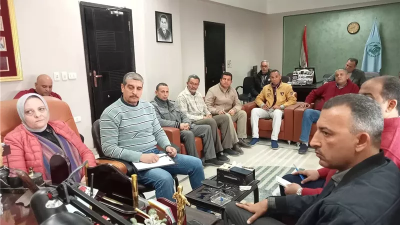 وكيل وزارة الشباب بأسيوط يلتقي مديري الإدارات لبحث الأنشطة خلال رمضان   