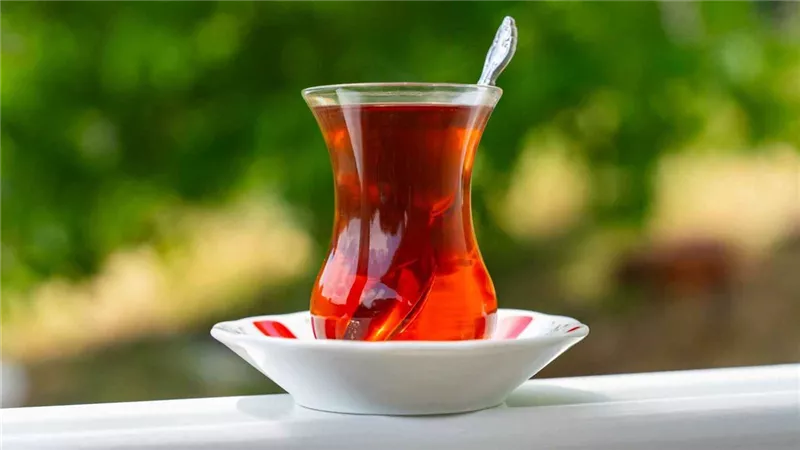 السكر الأبرز.. 6 أشياء لا يجب عليك إضافتها إلى الشاي