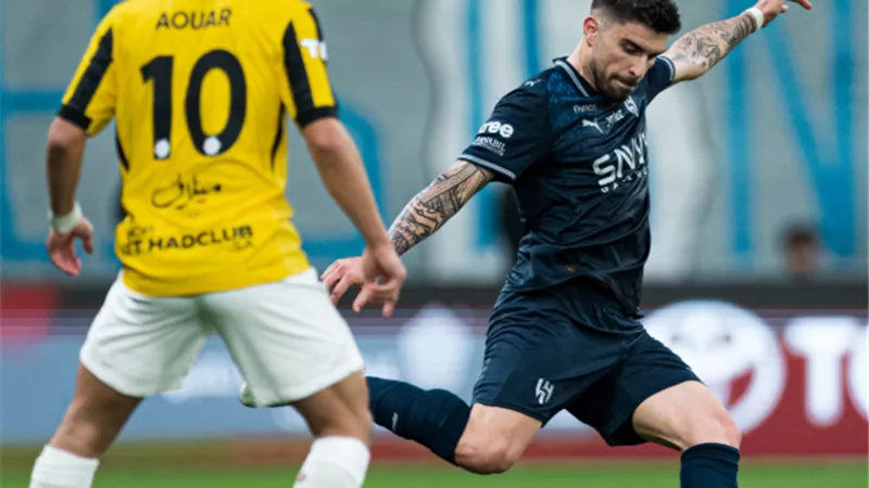 مالكوم يحسم الشوط الأول لـ الهلال على حساب الاتحاد في الكلاسيكو السعودي