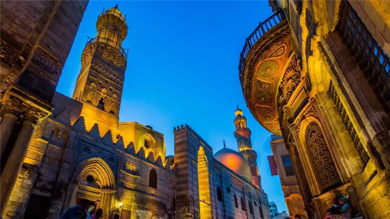 شارع المعز لدين الله الفاطمي.. متحف مفتوح يحكي تاريخ القاهرة عبر العصور