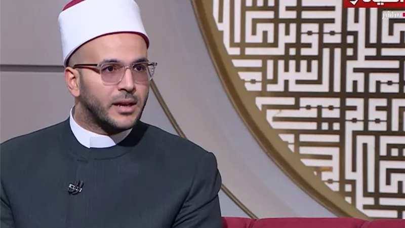 أمين الفتوى: الصلاة على النبي مفتاح الأبواب المغلقة وفك الكروب|فيديو