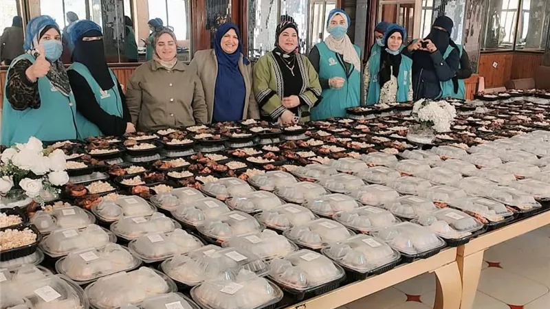 لإفطار غير القادرين.. 350 وجبة غذائية أعدها «القومي للمرأة» بكفر الشيخ 
