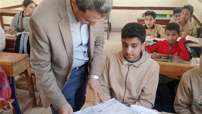 مدير تعليم كفر الشيخ يشدد على تسجيل الغياب اليومي إلكترونيا