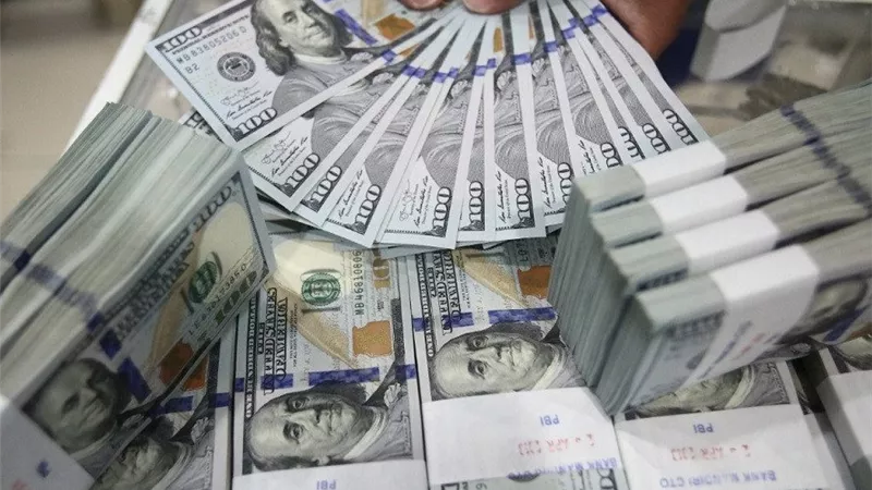 قبل موافقة صندوق النقد.. الدولار يتجاوز حاجز 48 جنيهًا في البنوك