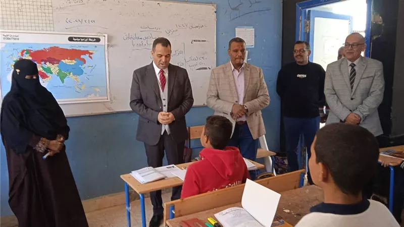 إحالة إدارة مدرسة إلى الشئون القانونية بسب غياب الطلاب في أسوان