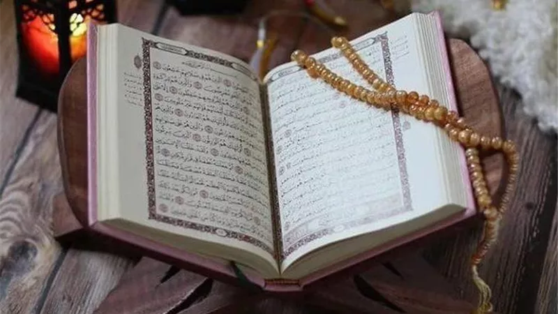 هل تصح الفريضة بالقراءة من المصحف؟.. الأزهر يوضح الحكم الشرعي