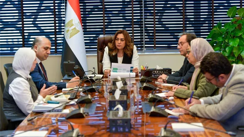 وزيرة البيئة : عقوبات رادعة للحد من استخدام الأكياس البلاستيكية