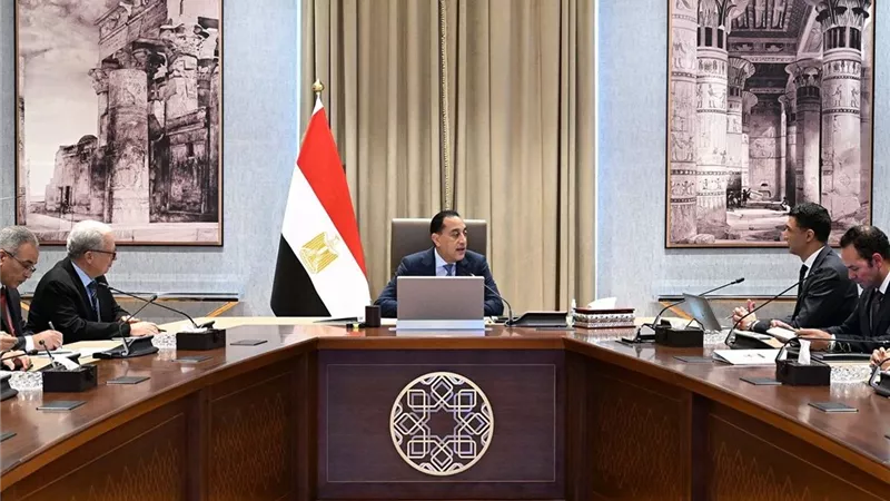 مدبولي: الصناعة على رأس أولويات الحكومة ونسعى لزيادة حجم الصادرات