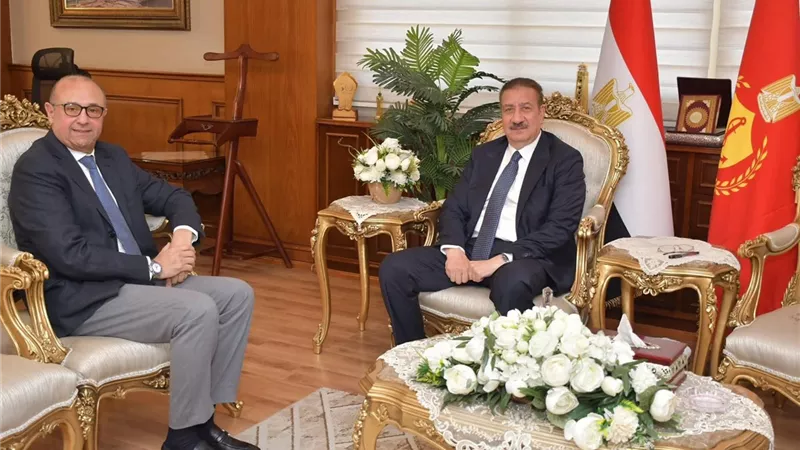 محافظ بورسعيد يستقبل رئيس مجلس إدارة الغرفة التجارية ببورسعيد للتهنئة