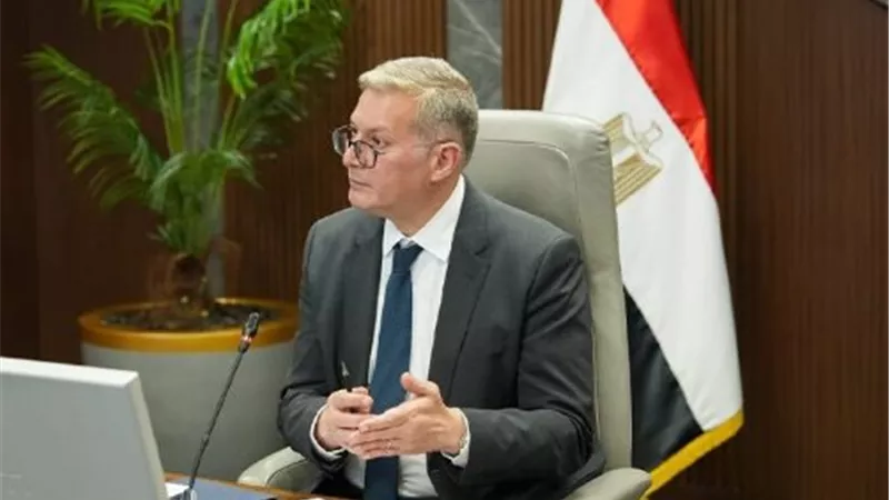  وزير البترول يتابع خطط تطوير الثروة المعدنية بعد تحويلها لهيئة اقتصادية