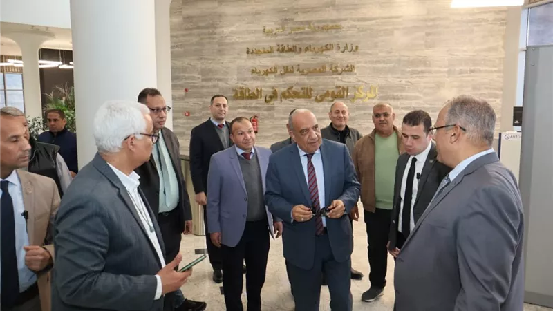 عصمت يتابع استقرار الشبكة الموحدة ويؤكد جاهزية استيعاب زيادة الأحمال 