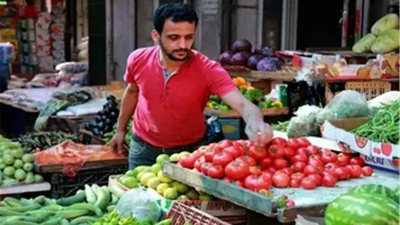 استقرار الأسعار.. البطاطس بـ4.5 والطماطم تصل إلى 18 جنيها