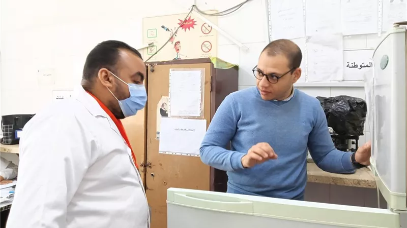 «شؤون صحية سوهاج»: تطبيق أعلى معايير السلامة في حفظ الأمصال