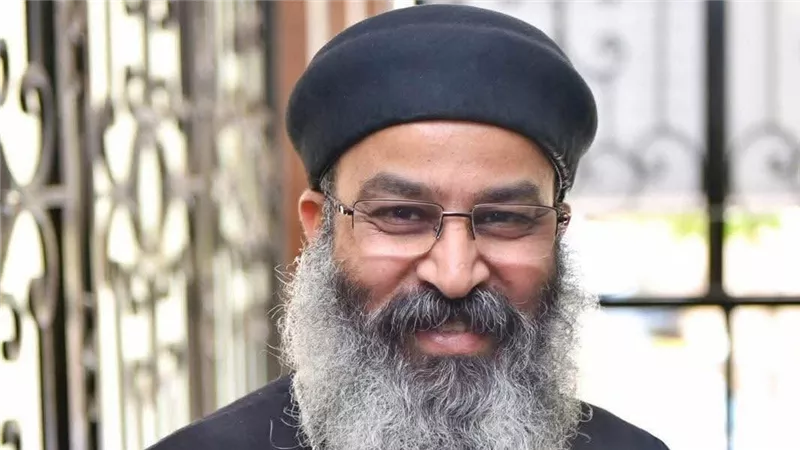مصرع القمص تادرس عطية الله إثر حادث سقوط بالإسكندرية