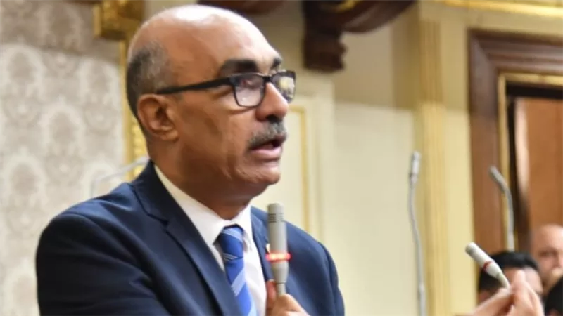 النائب إيهاب منصور لمسؤولي الزراعة: «أوقفوا رواتبكم لتشعروا بمعاناة الناس»