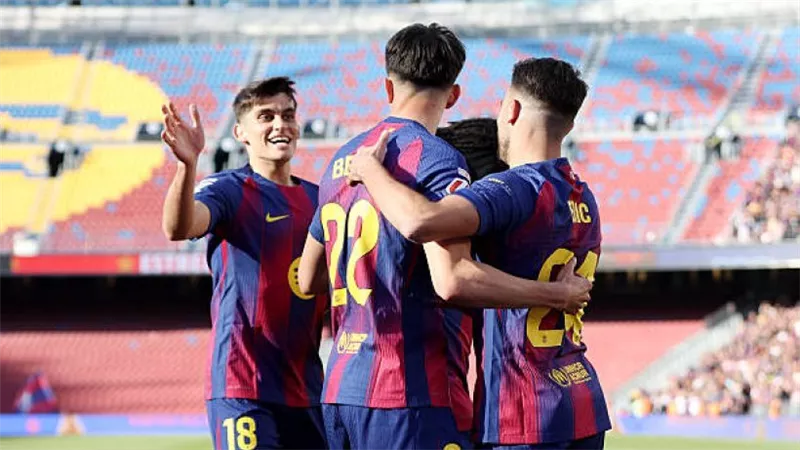 برشلونة يكتسح ليفانتي بثلاثية ويعتلي صدارة الدوري الإسباني