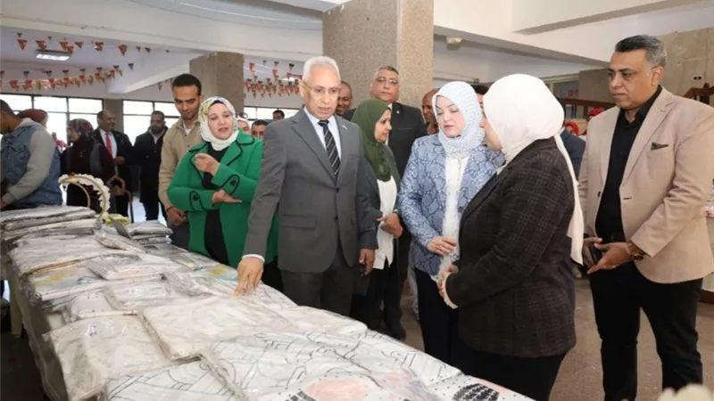 جامعة المنيا تطلق المعرض الأول لمركز التخصصات النوعية لبيع المفروشات