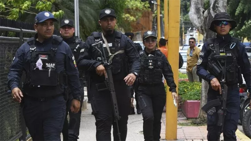 فنزويلا على صفيح ساخن.. مئات السجناء السياسيين يدخلون في إضراب مفتوح