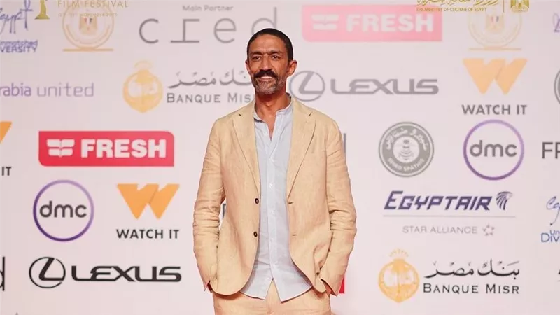 «الكينج».. إشادة واسعة لـ خالد كمال في الحلقة 7 من «سوا سوا»