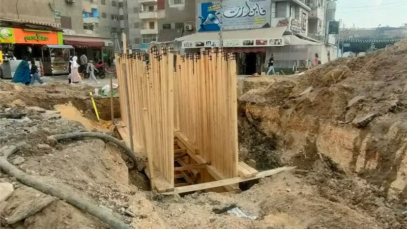 رئيس مركز ومدينة كفر الشيخ يتابع أعمال الإصلاح للهبوط الأرضي بميدان 47