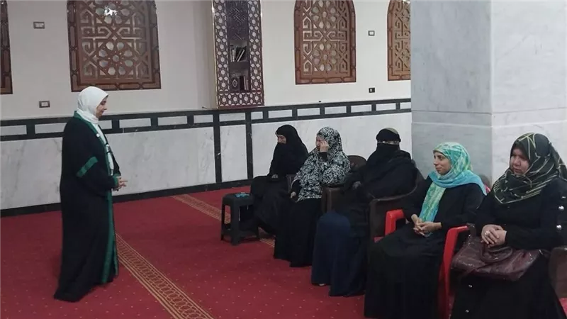 واعظات أسيوط يواصلن الذكر وأثره في تقوية الإيمان في ملتقيات المسجد الجامع