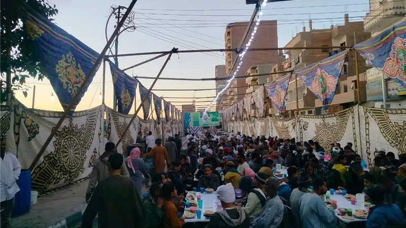 لإفطار 2500 صائم يوميا.. انطلاق مائدة الرحمن بمسجد الأشراف للعام الـ15