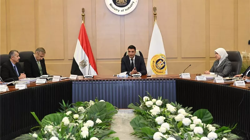 خالد هاشم يطلق مرحلة جديدة لتحديث الصناعة الوطنية بالابتكار والاستدامة