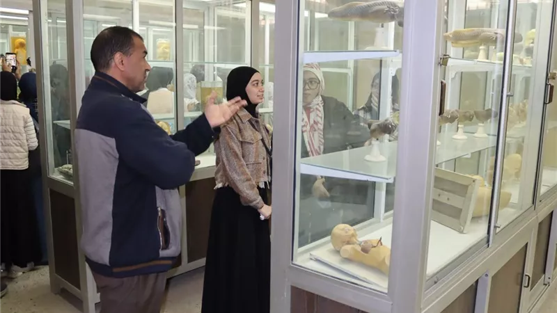 طالبات مدرسة 