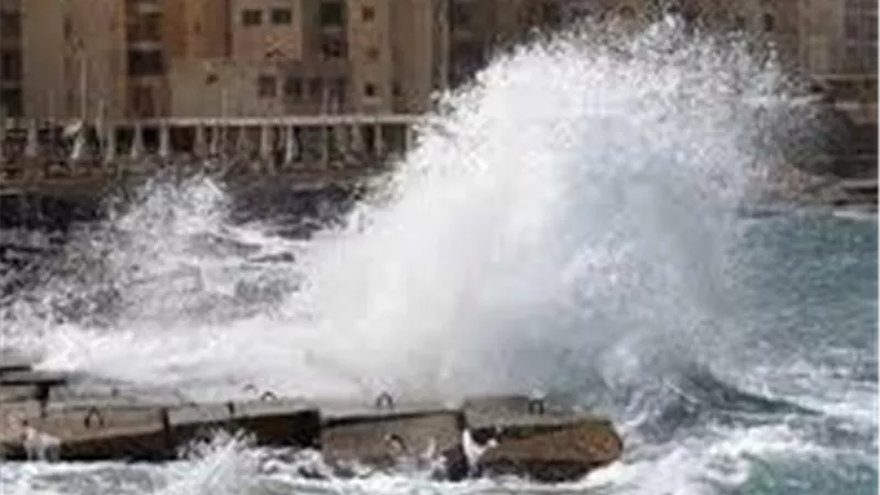  نوة الشمس الصغرى تضرب الإسكندرية.. و
