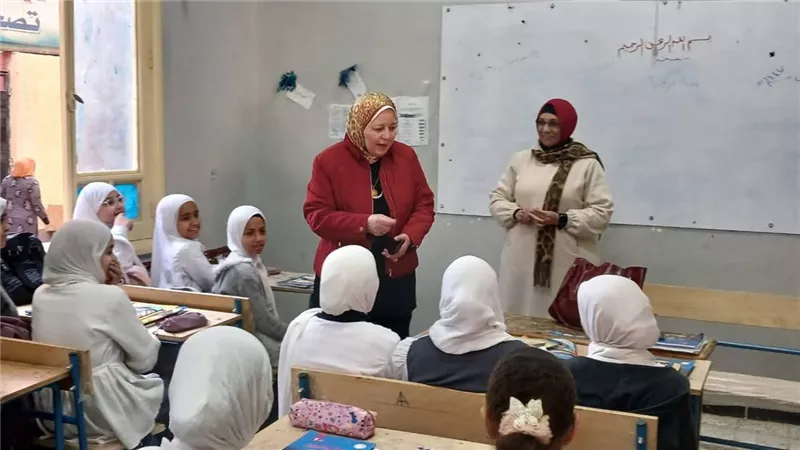 مدير تعليم بني سويف تصدر عدة توجيهات خلال جولة مفاجئة